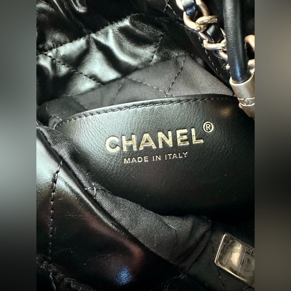 Authentic Black Chanel Glazed Aged Calfskin Mini 22 Bag Gold Hardware 2023. - Picture 9 of 13